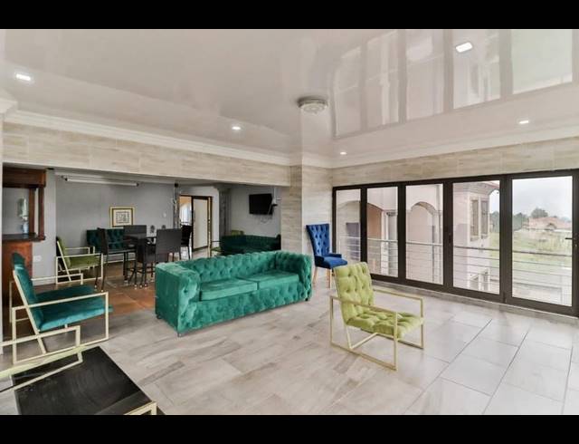 3 BEDROOM PROPERTY TO RENT IN LADY SELBORNE